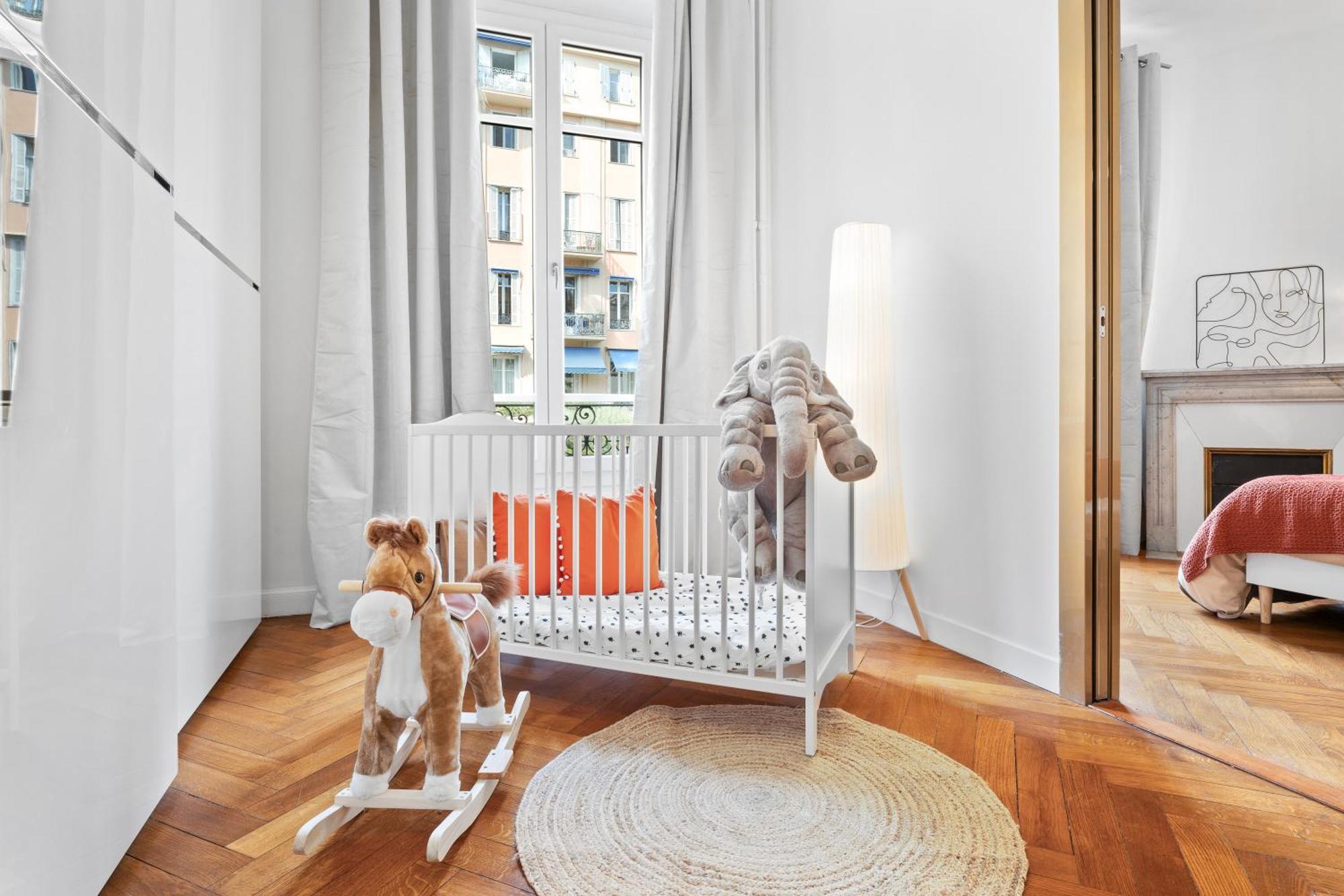Renting - Joffre - Luxurious Haussmannian 180m2 4 Bedrooms Nice