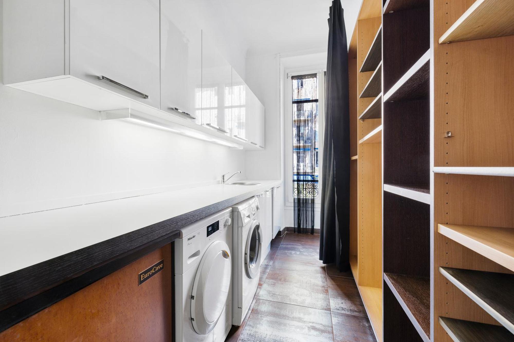 Renting - Joffre - Luxurious Haussmannian 180m2 4 Bedrooms