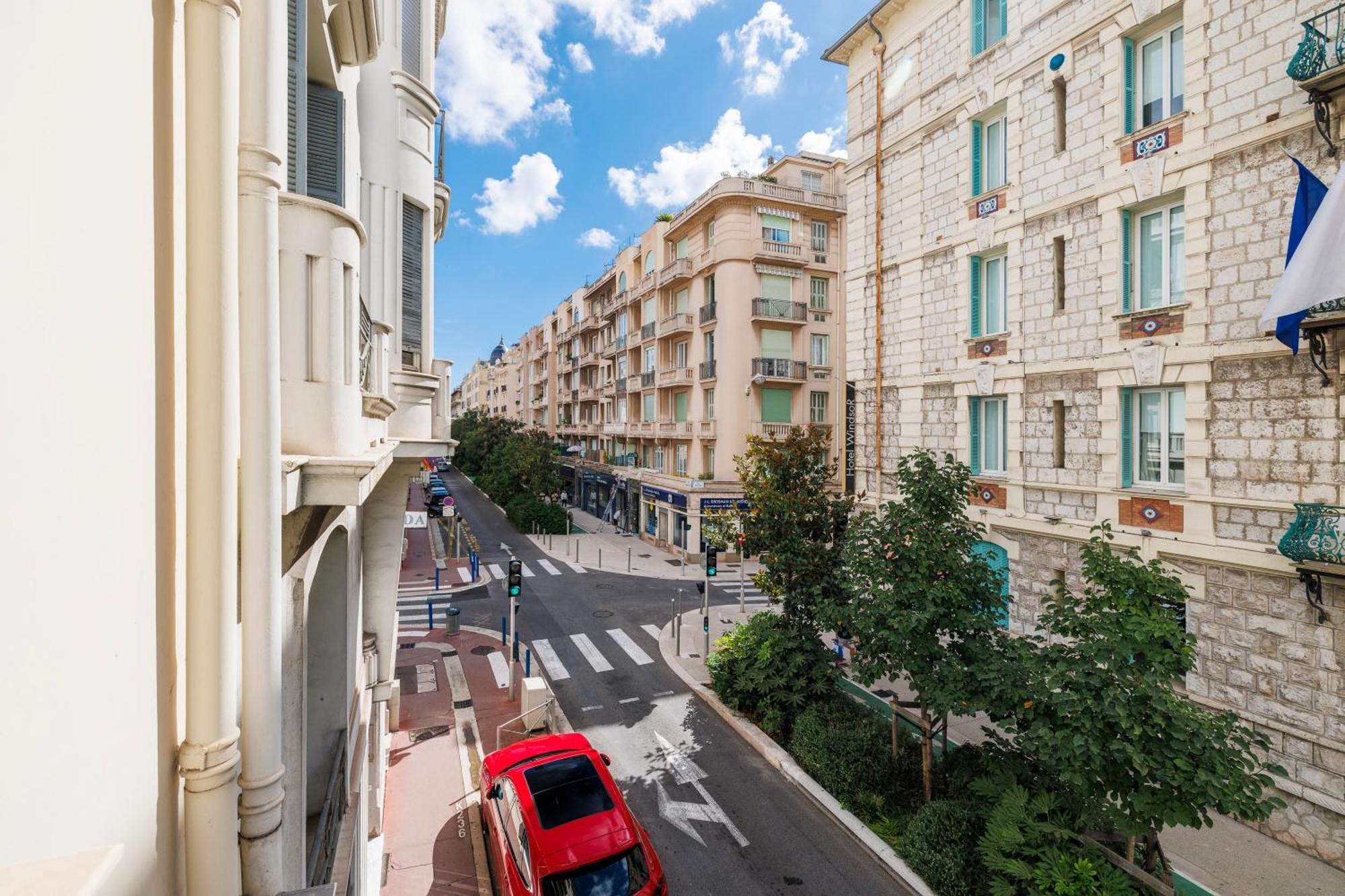 Appartement Renting - Joffre - Luxurious Haussmannian 180m2 4 Bedrooms *
