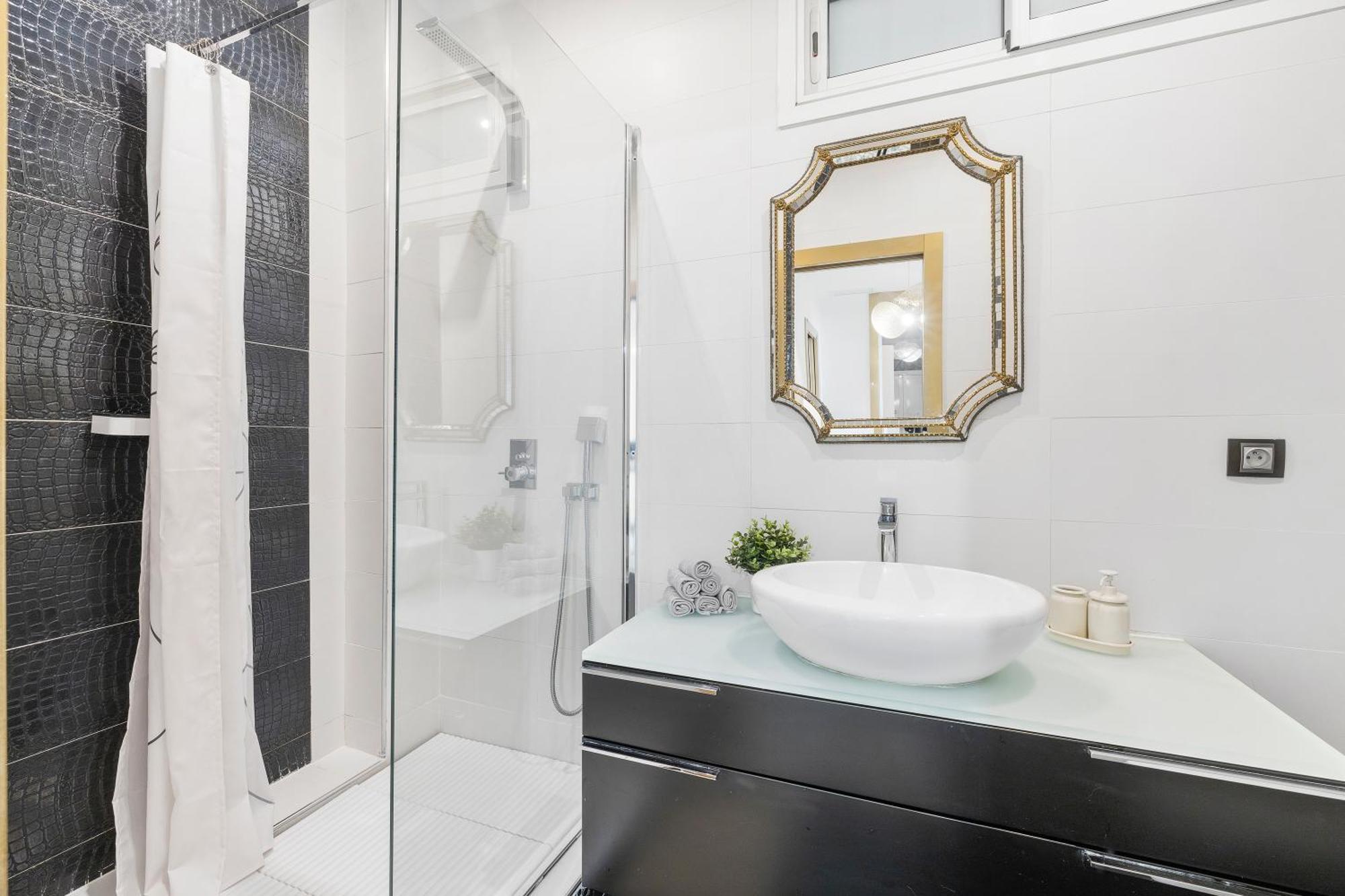 Appartement Renting - Joffre - Luxurious Haussmannian 180m2 4 Bedrooms Nice